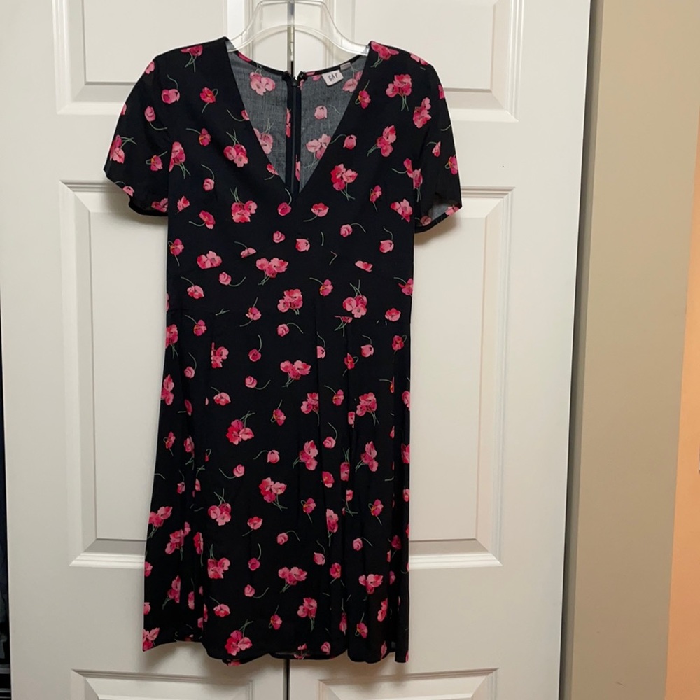 Gap women’s dress size 6